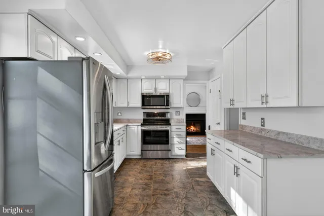 $799,900 | 8905 Side Saddle Road, Springfield, VA 22152