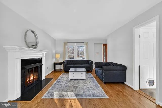 $799,900 | 8905 Side Saddle Road, Springfield, VA 22152