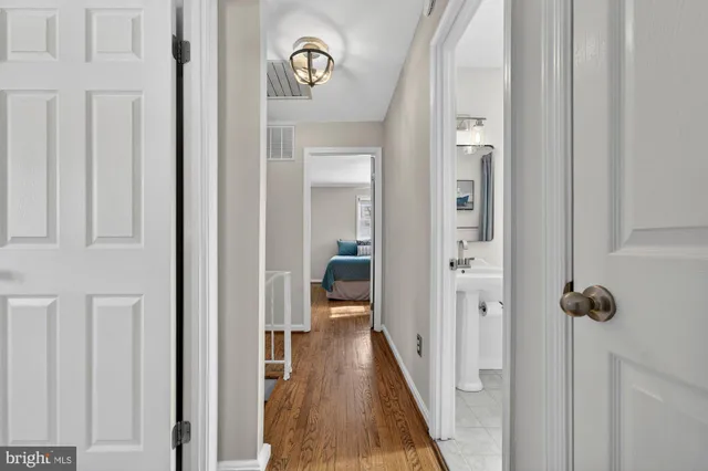 $799,900 | 8905 Side Saddle Road, Springfield, VA 22152