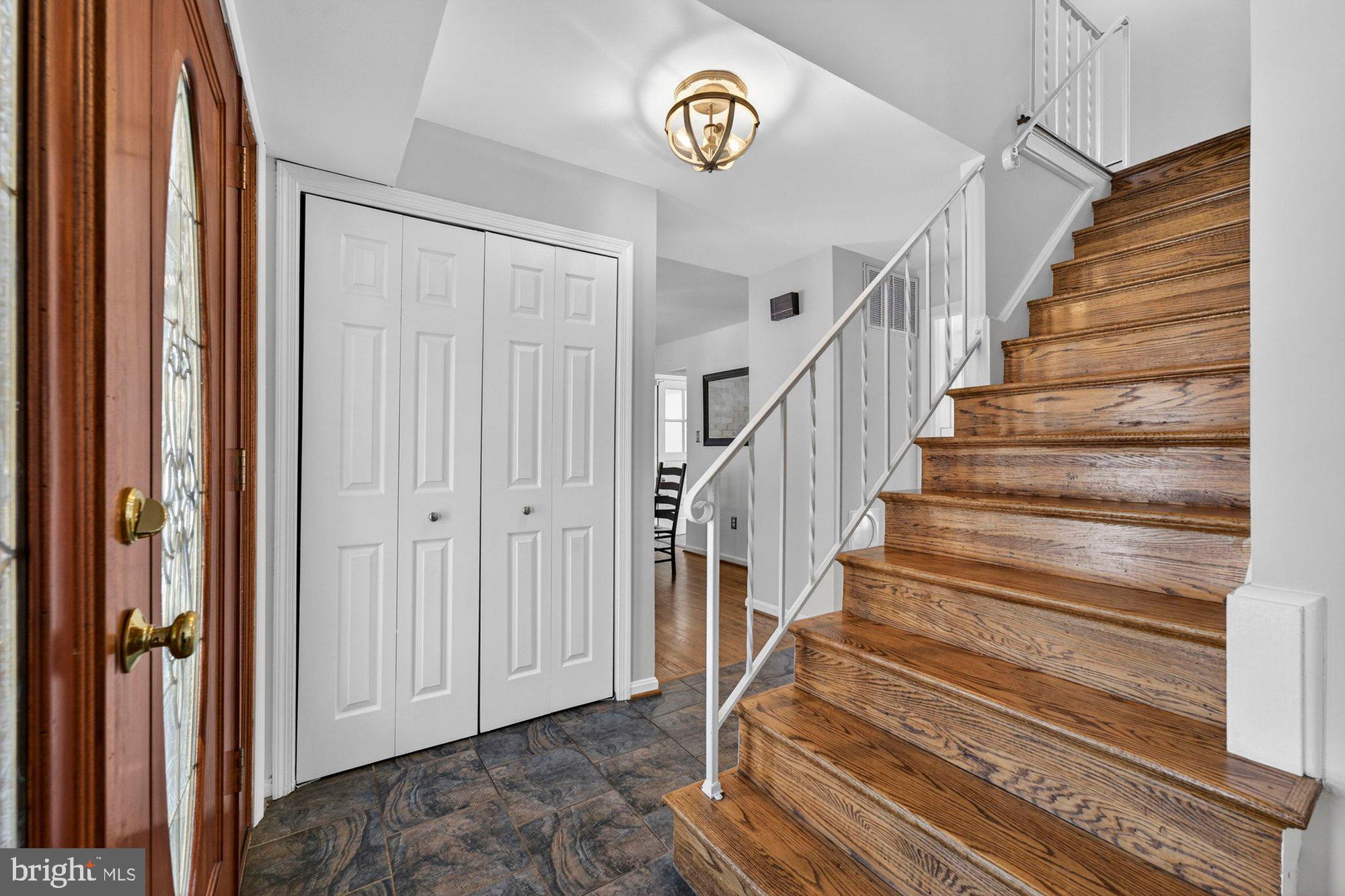 8905 Side Saddle Road Springfield, VA 22152 - Photo 7 of 68