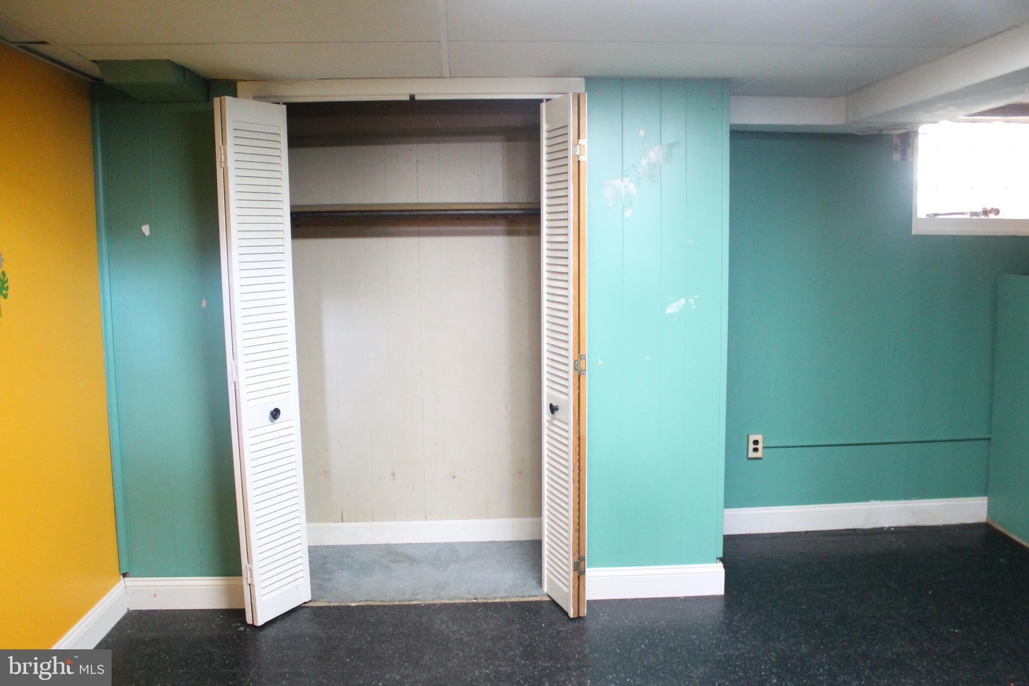 1961 Frames Road Baltimore, MD 21222 - Photo 21 of 50