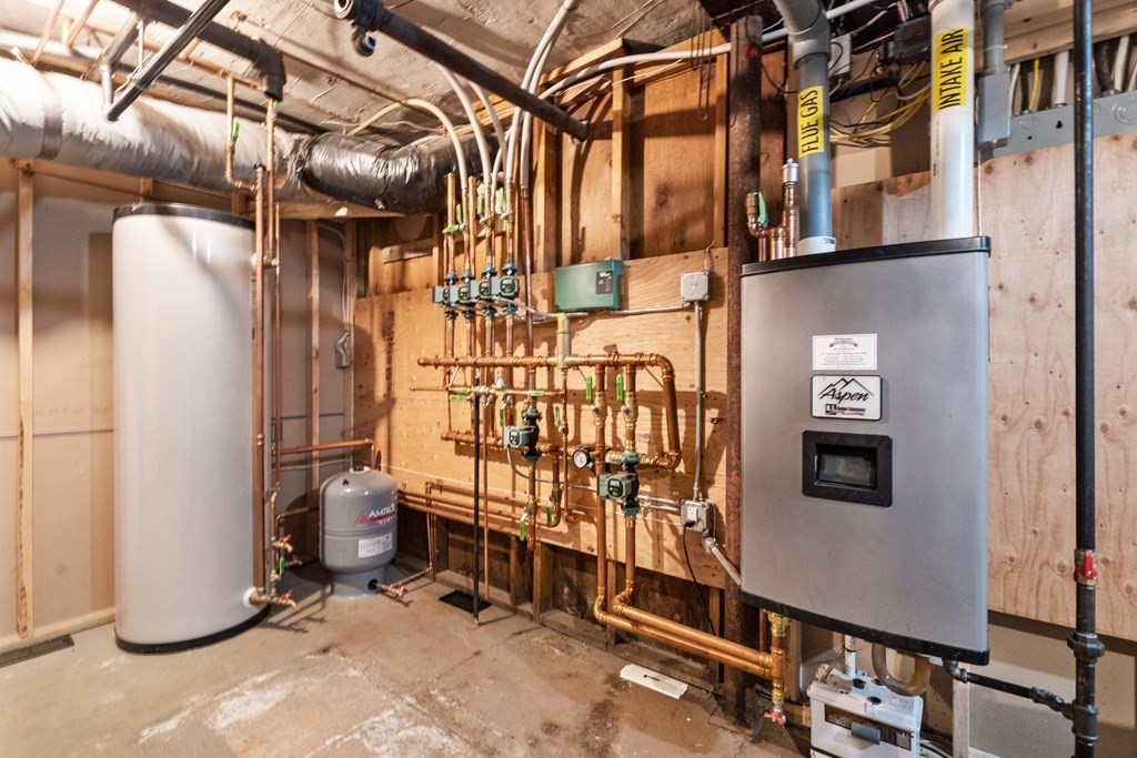 9 Livermore Road Wellesley, MA 02481 - Photo 17 of 20