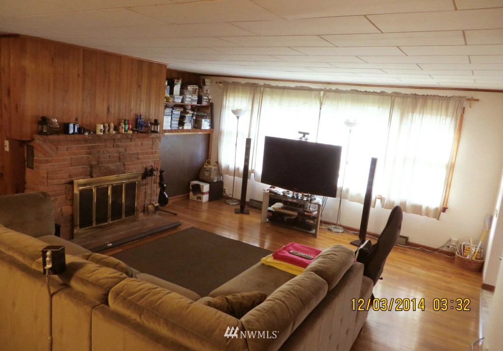 1158 Aberdeen Avenue Northeast Renton, WA 98056 - Photo 4 of 8