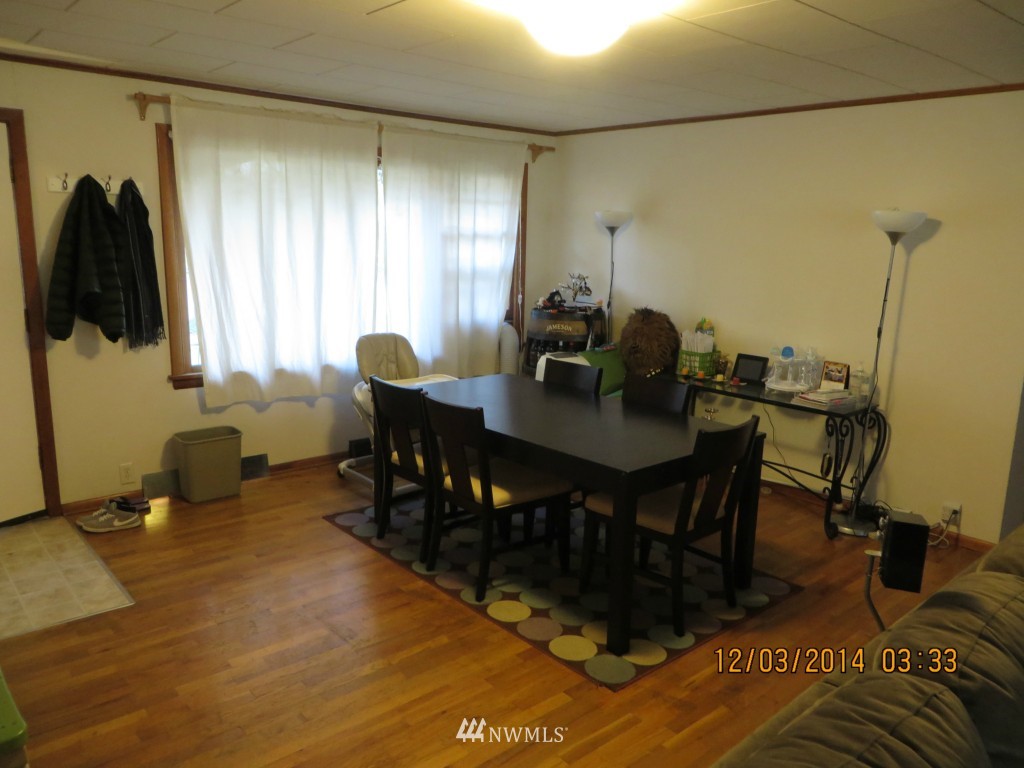 1158 Aberdeen Avenue Northeast Renton, WA 98056 - Photo 5 of 8