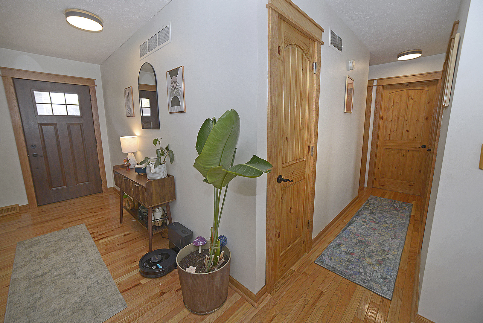 1435 Price Street Ottawa, IL 61350 - Photo 7 of 23 a living room with furniture and a window