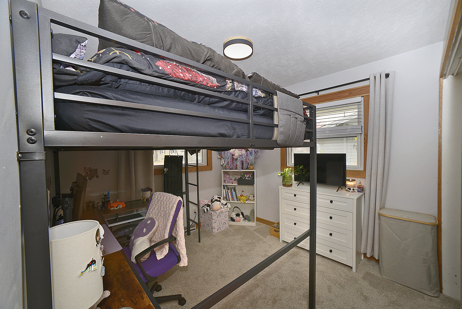 1435 Price Street Ottawa, IL 61350 - Photo 10 of 23 a view of a livingroom with furniture and windows