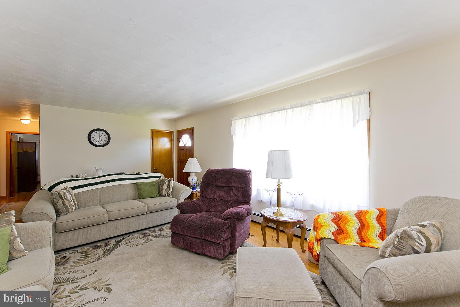 757 Redbud Road Winchester, VA 22603 - Photo 10 of 25 Living Room