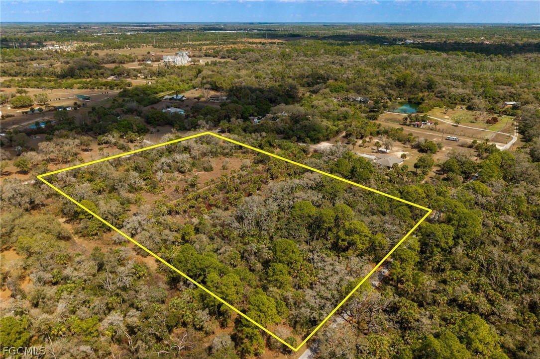 3751 Bateman Road Alva, FL 33920 - Photo 15 of 26 a view of a tennis court