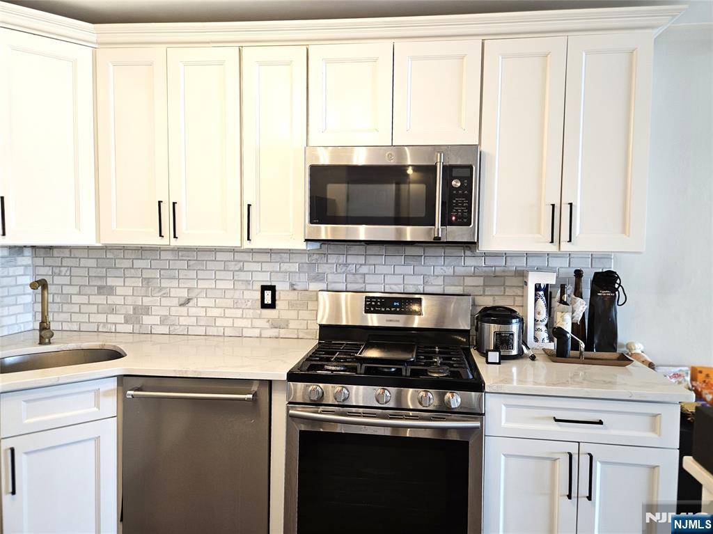 1203 River Road, Unit 11G Edgewater, NJ 07020 - Photo 8 of 19