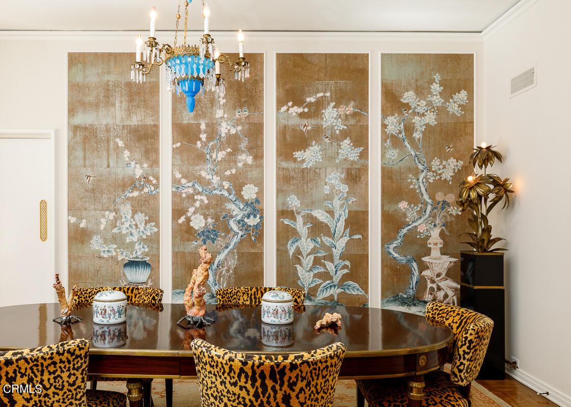 465 South San Rafael Avenue Pasadena, CA 91105 - Photo 15 of 75 a bathroom with a shower curtain and a table