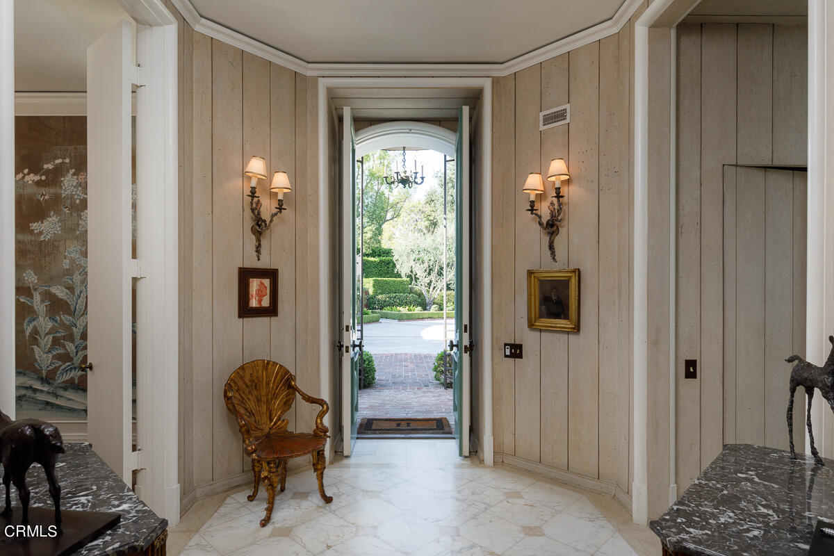 465 South San Rafael Avenue Pasadena, CA 91105 - Photo 19 of 75 a view of a livingroom with furniture and windows