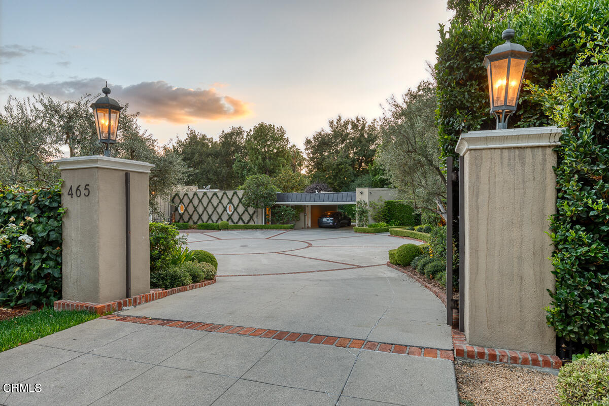 465 South San Rafael Avenue Pasadena, CA 91105 - Photo 72 of 75 a house view with a garden space