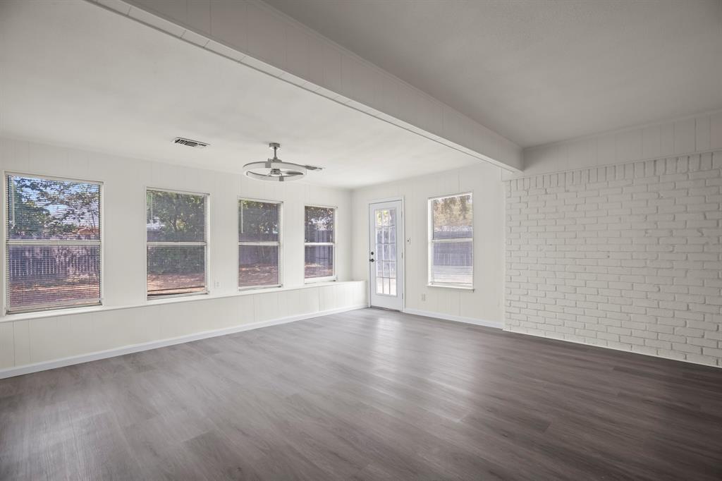 1009 Springdale Road Bedford, TX 76021 - Photo 10 of 26 Gallery Image 10