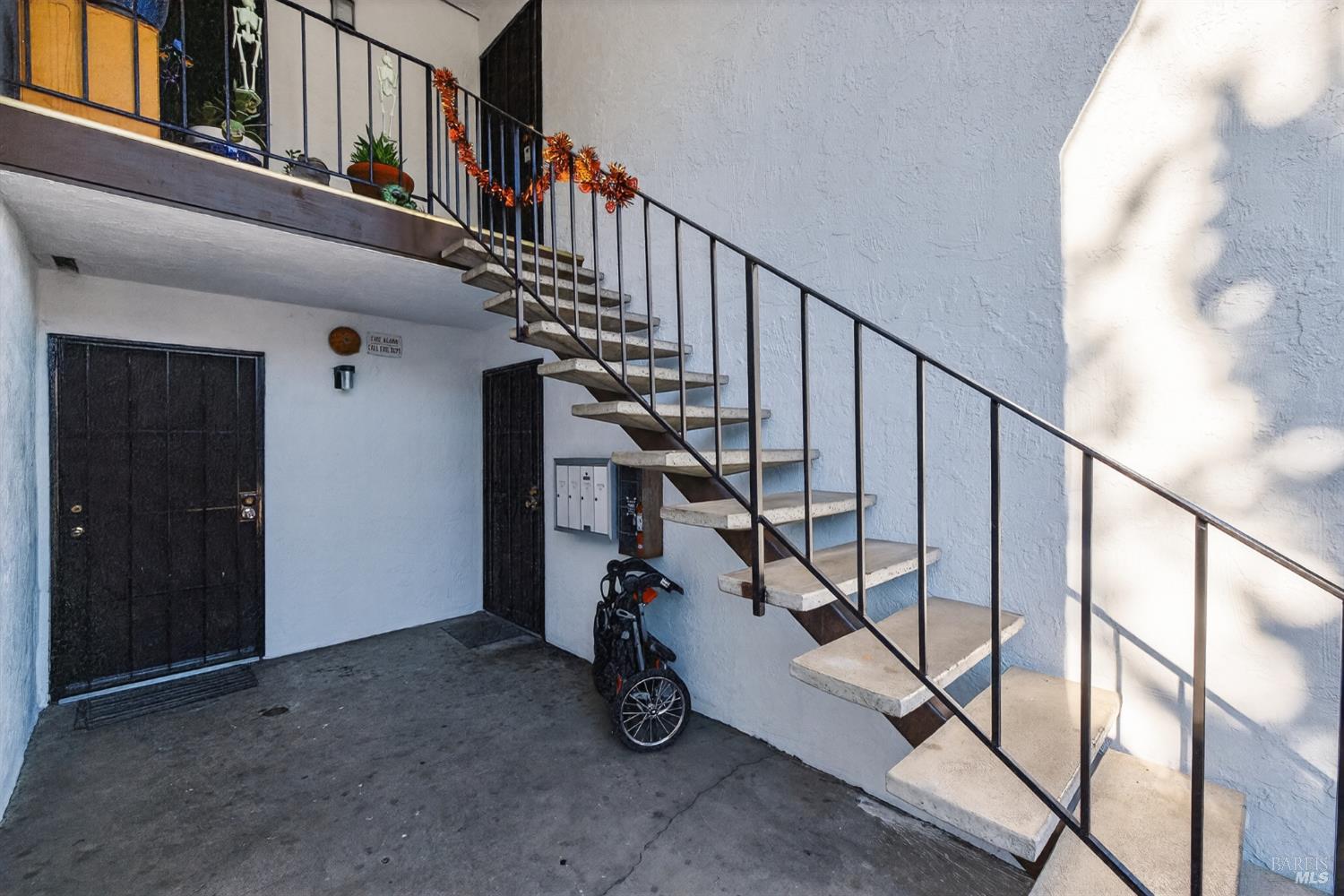 497 Sebastopol Avenue Santa Rosa, CA 95401 - Photo 2 of 42 a view of entryway