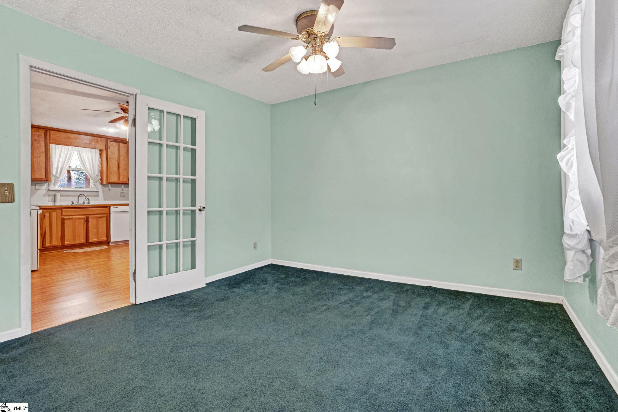 104 Blakely Avenue Laurens, SC 29360 - Photo 13 of 43