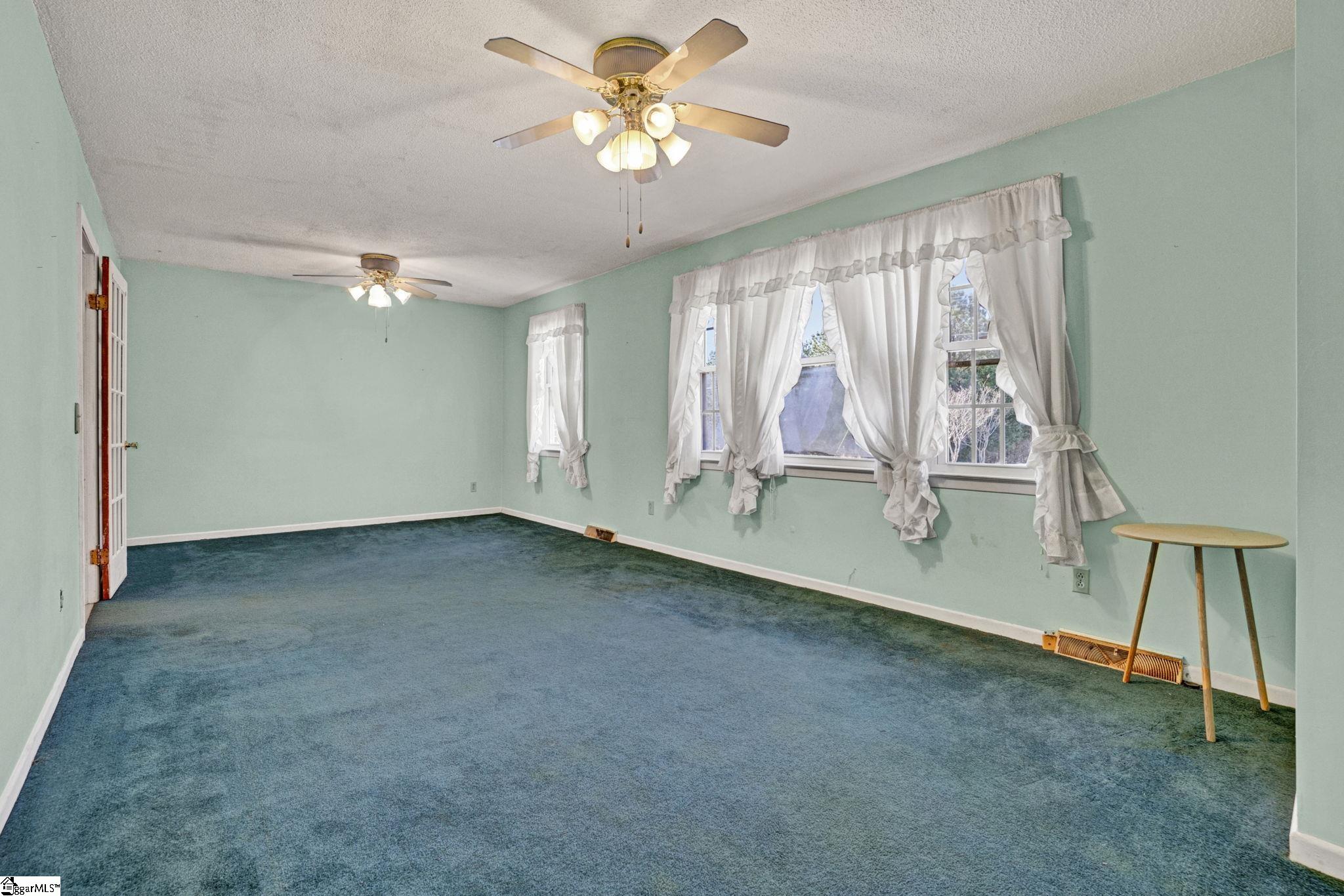 104 Blakely Avenue Laurens, SC 29360 - Photo 16 of 43