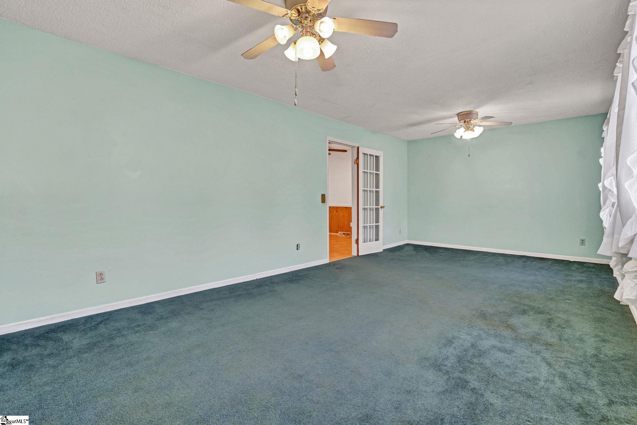 104 Blakely Avenue Laurens, SC 29360 - Photo 17 of 43