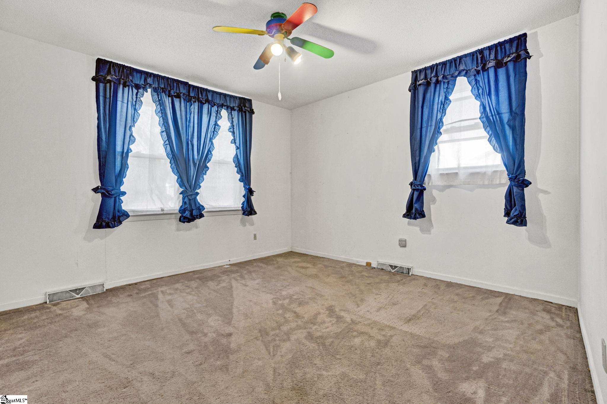 104 Blakely Avenue Laurens, SC 29360 - Photo 18 of 43