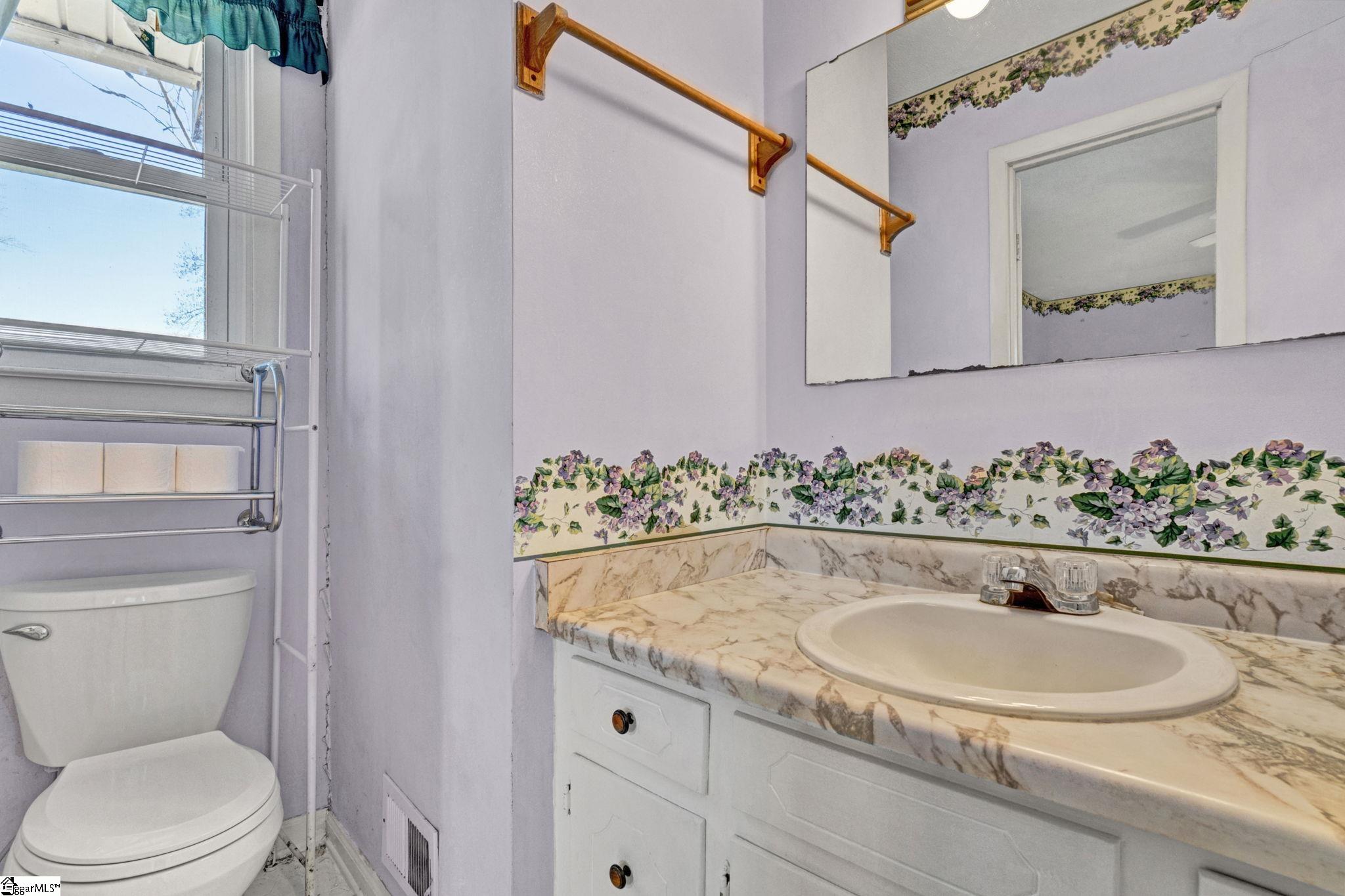 104 Blakely Avenue Laurens, SC 29360 - Photo 20 of 43