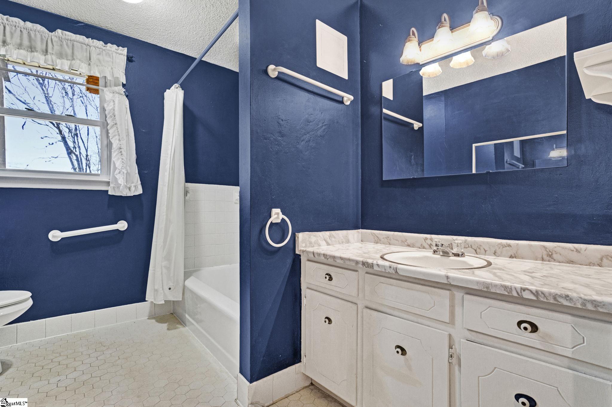 104 Blakely Avenue Laurens, SC 29360 - Photo 28 of 43