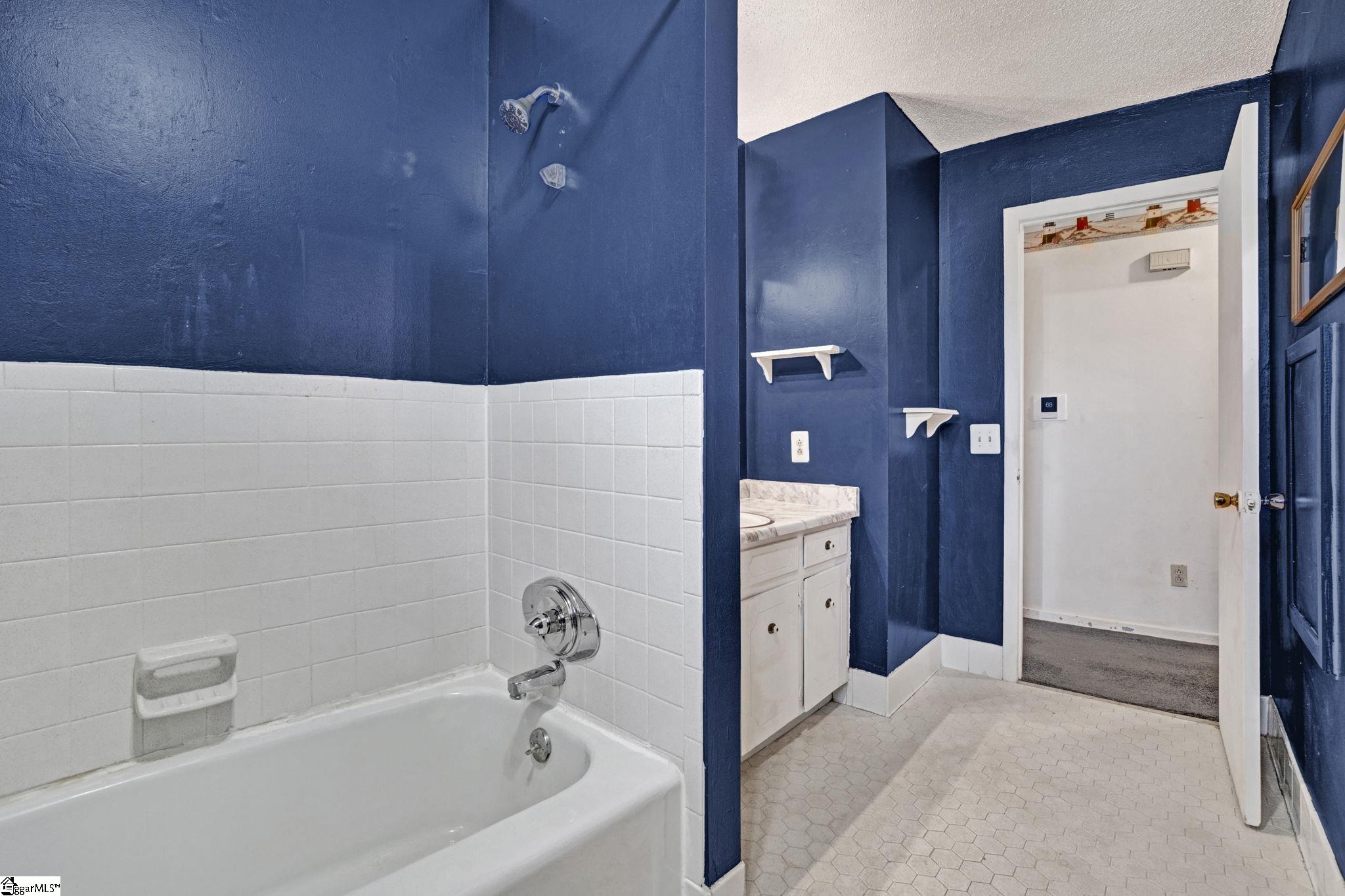 104 Blakely Avenue Laurens, SC 29360 - Photo 29 of 43