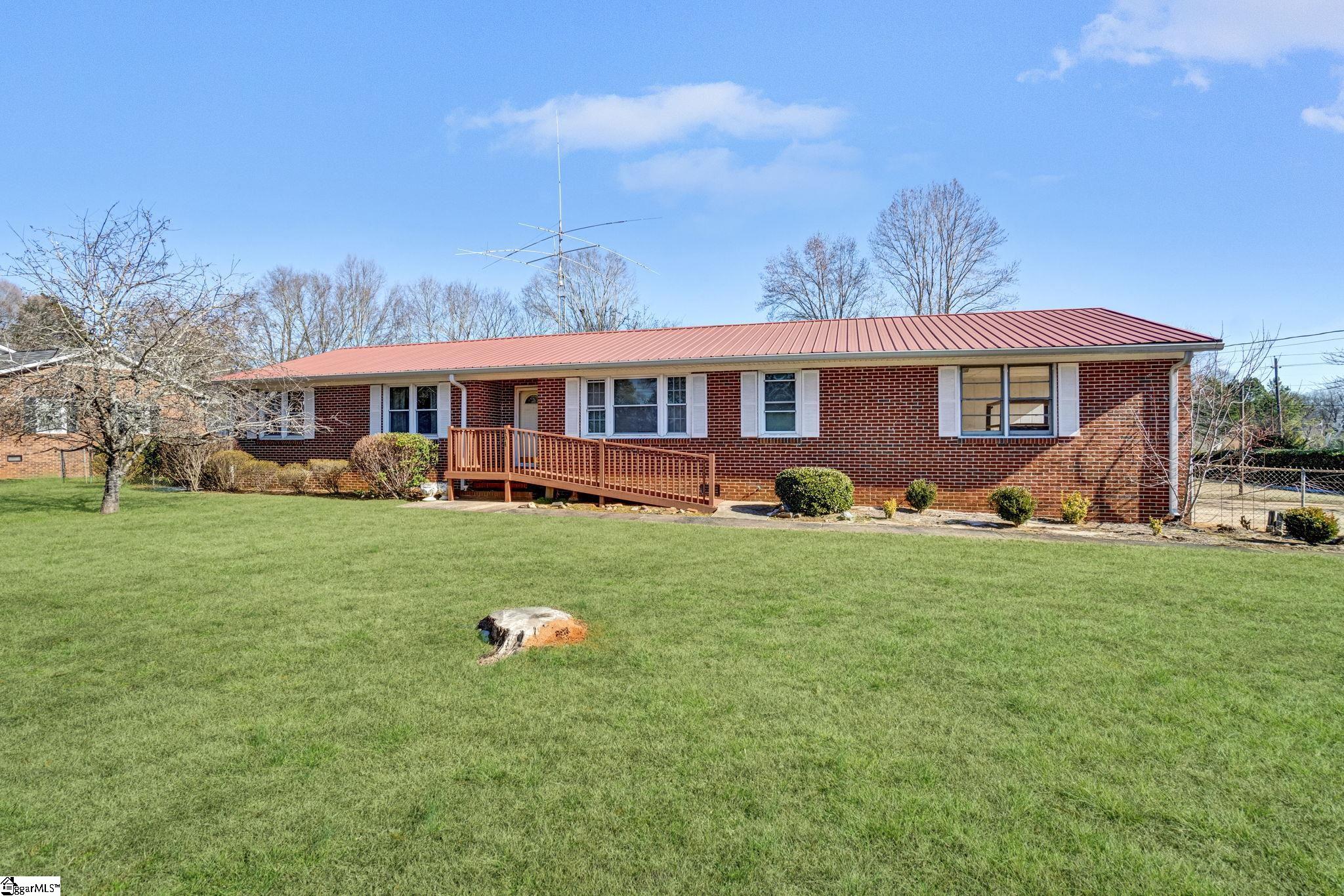 104 Blakely Avenue Laurens, SC 29360 - Photo 30 of 43