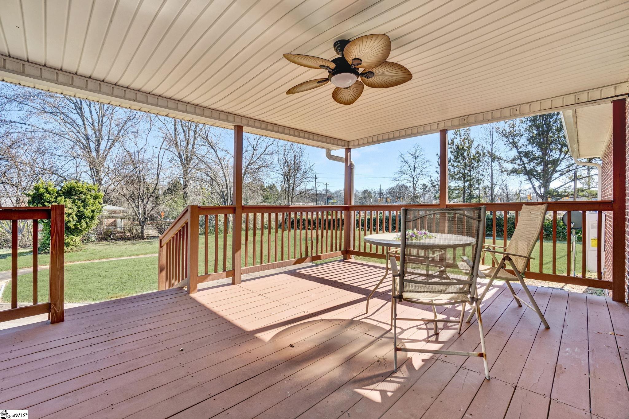 104 Blakely Avenue Laurens, SC 29360 - Photo 32 of 43