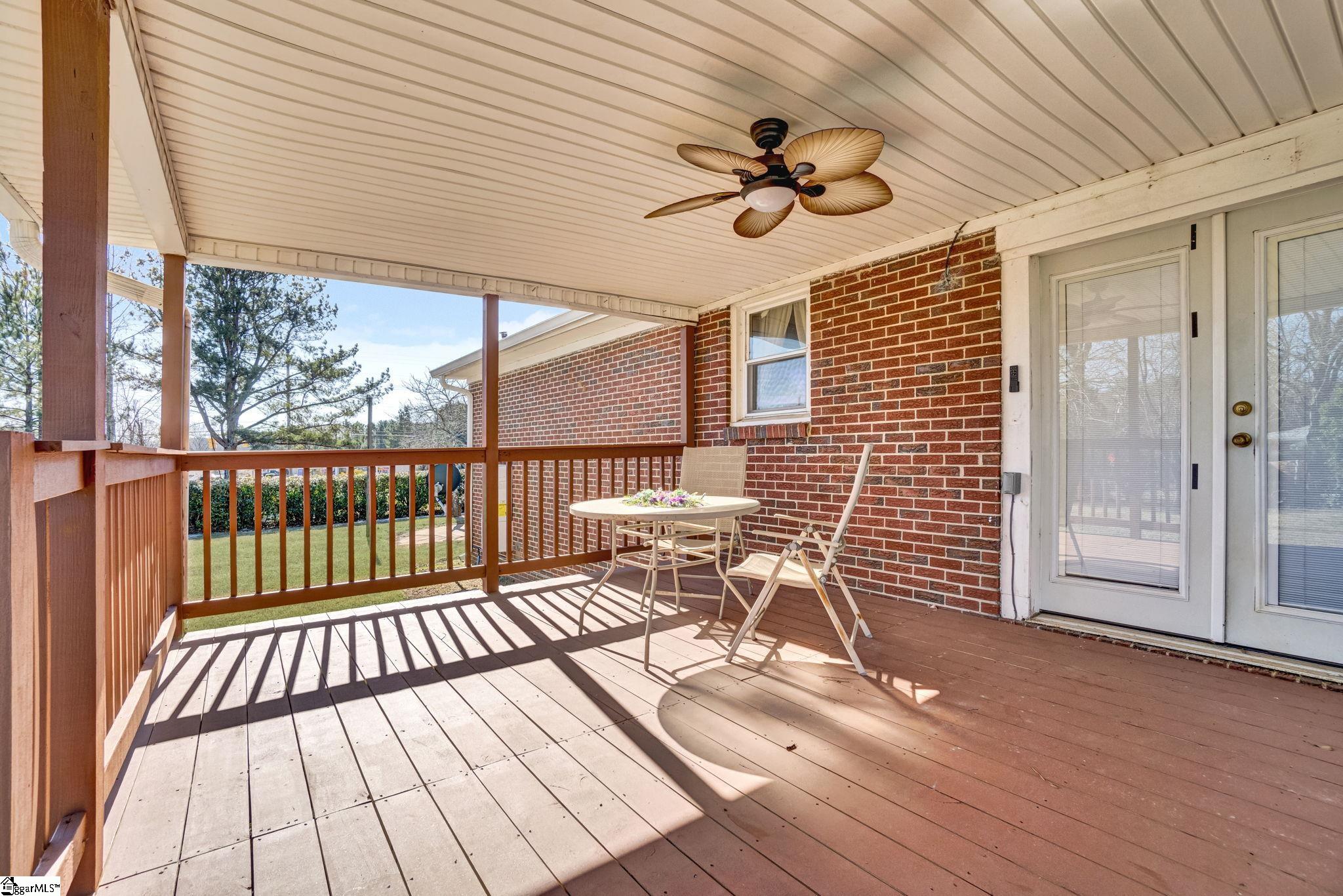 104 Blakely Avenue Laurens, SC 29360 - Photo 33 of 43