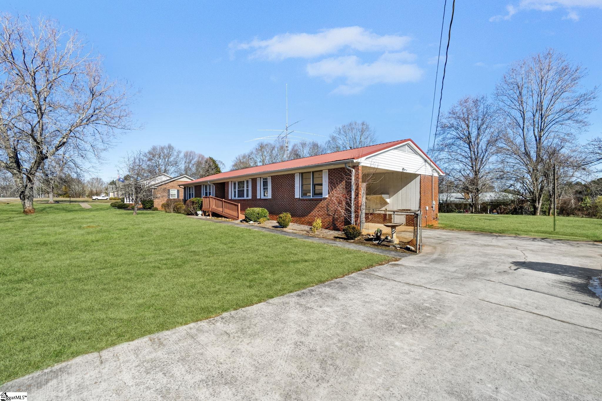 104 Blakely Avenue Laurens, SC 29360 - Photo 41 of 43