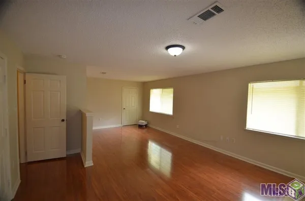 $1,950 | 5017 Parkoaks Drive, Baton Rouge, LA 70816