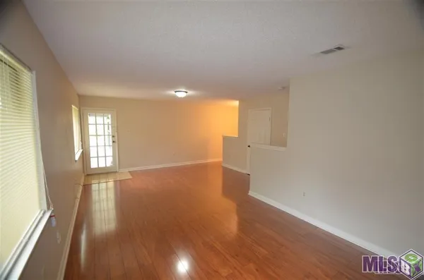 $1,950 | 5017 Parkoaks Drive, Baton Rouge, LA 70816