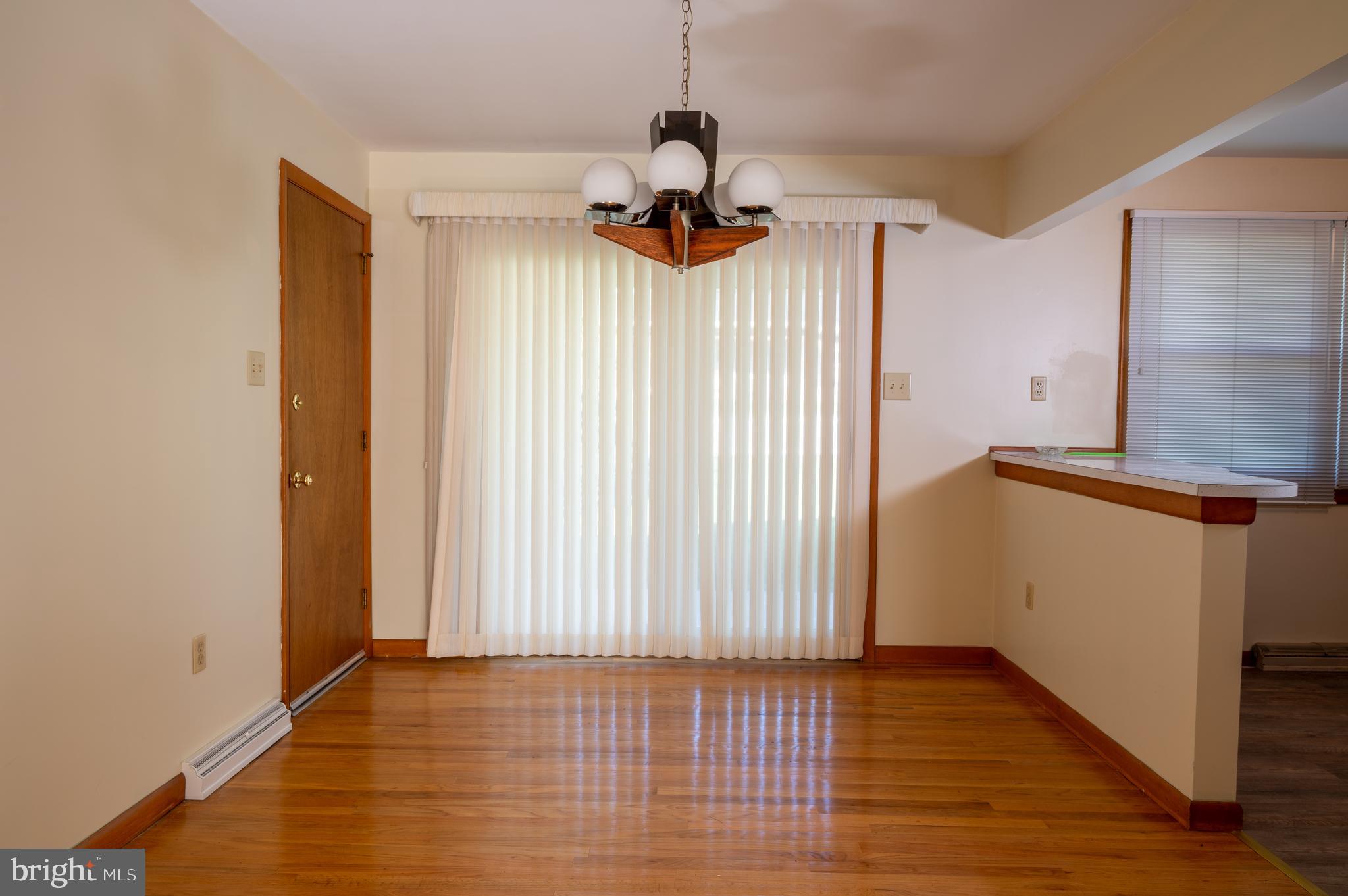 1330 Dayton Road Harrisburg, PA 17113 - Photo 4 of 22 Dining Room - Custom made blind.