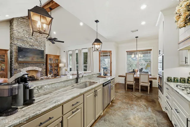 $388,000 | 112 Laurelwood Trail, Mendenhall, MS 39114