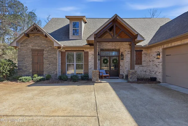 $388,000 | 112 Laurelwood Trail, Mendenhall, MS 39114