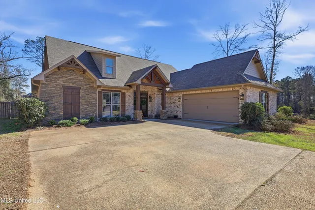 $388,000 | 112 Laurelwood Trail, Mendenhall, MS 39114