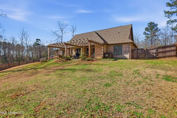 $386,000 | 112 Laurelwood Trail, Mendenhall, MS 39114