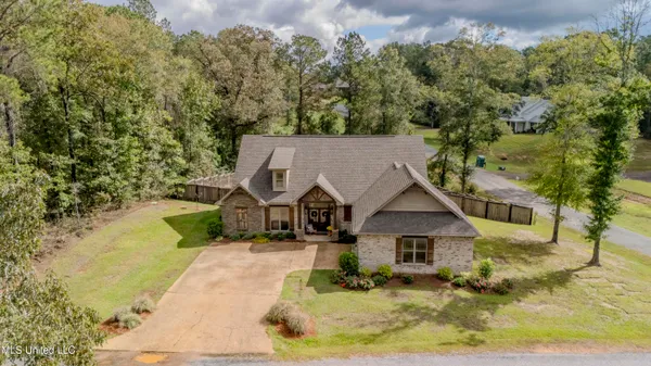 $386,000 | 112 Laurelwood Trail, Mendenhall, MS 39114