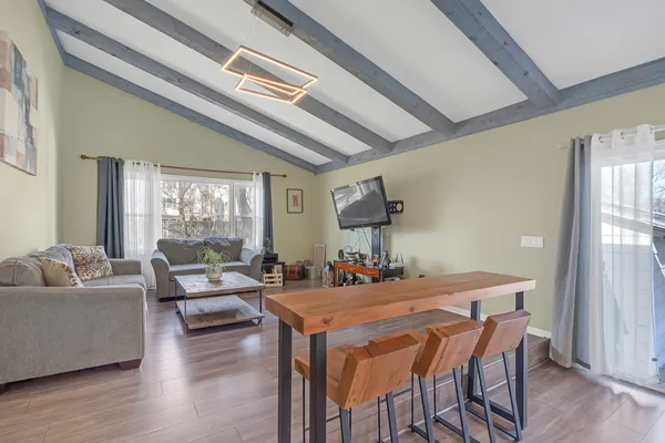 $399,000 | 886 West Palatine Road, Palatine, IL 60067