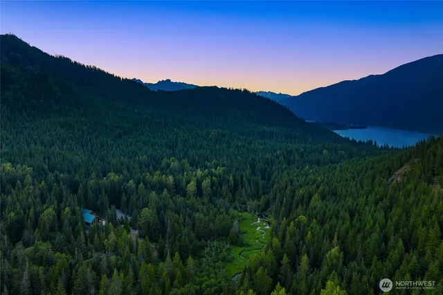 $2,250,000 | 4422 Kachess Lake Road, Easton, WA 98925