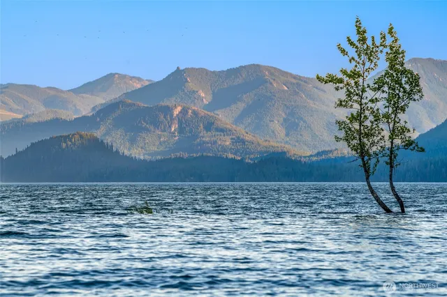 $2,250,000 | 4422 Kachess Lake Road, Easton, WA 98925