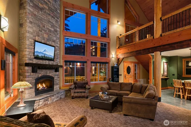 $2,250,000 | 4422 Kachess Lake Road, Easton, WA 98925