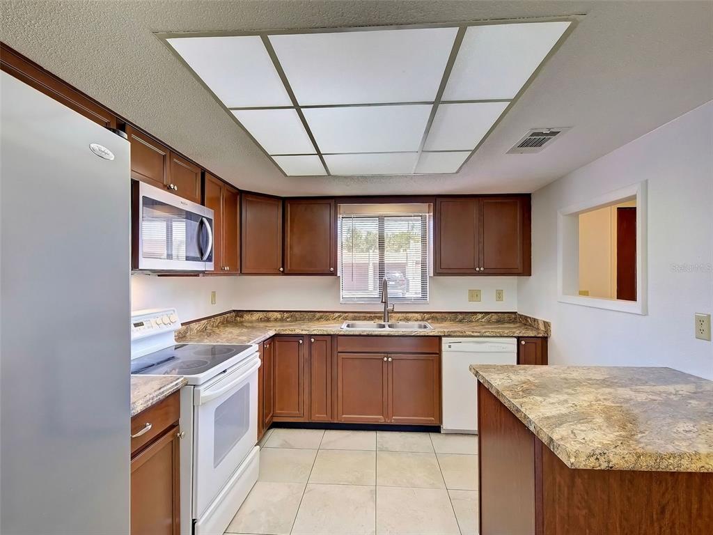 499 Albee Farm Road, Unit V11 Venice, FL 34285 - Photo 6 of 39