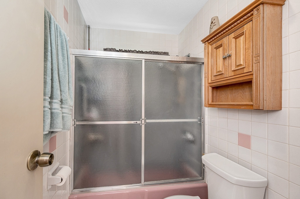 25 Arlene Road Lowell, MA 01851 - Photo 12 of 33 Gallery Image 12