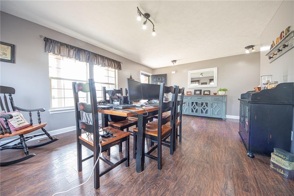 6085 Prairie Stream Way Columbus, IN 47203 - Photo 13 of 41 Gallery Image 13