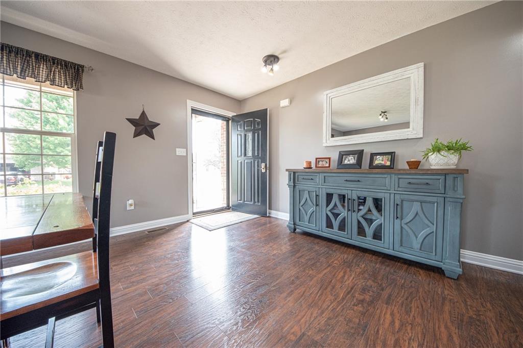 6085 Prairie Stream Way Columbus, IN 47203 - Photo 16 of 41 Gallery Image 16