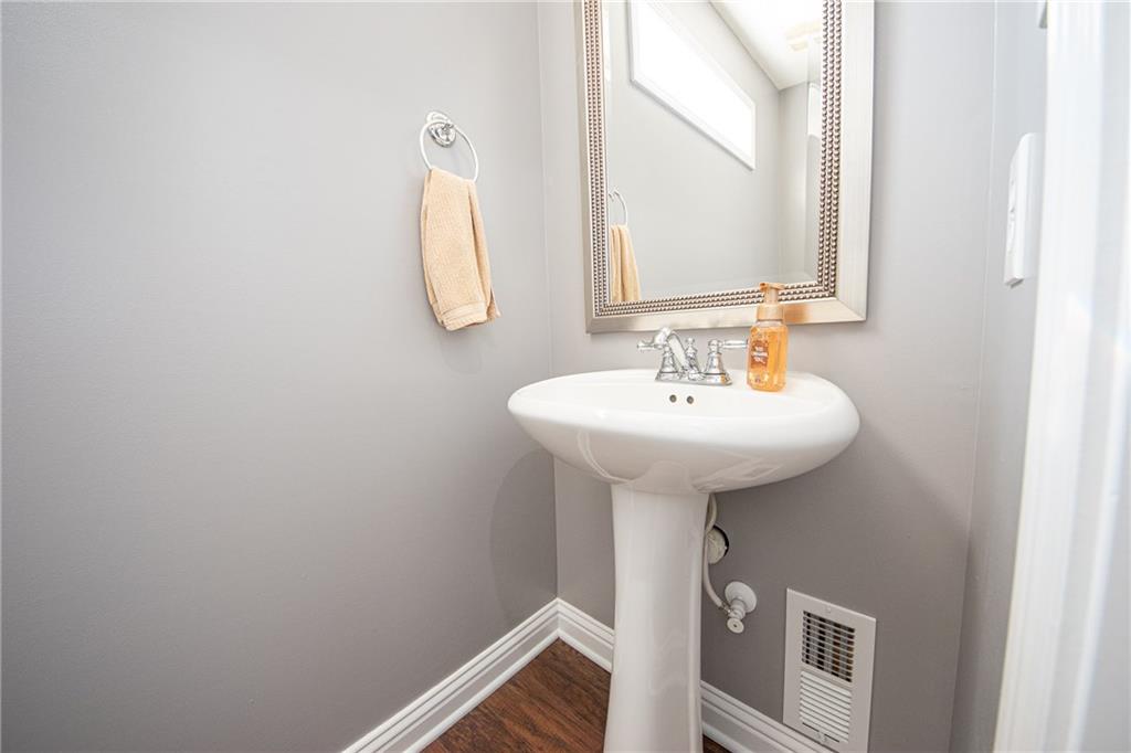 6085 Prairie Stream Way Columbus, IN 47203 - Photo 19 of 41 Gallery Image 19