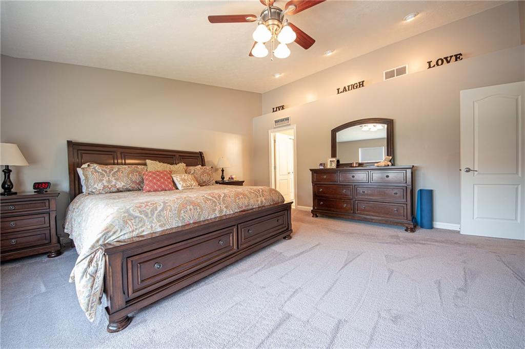 6085 Prairie Stream Way Columbus, IN 47203 - Photo 21 of 41 Gallery Image 21