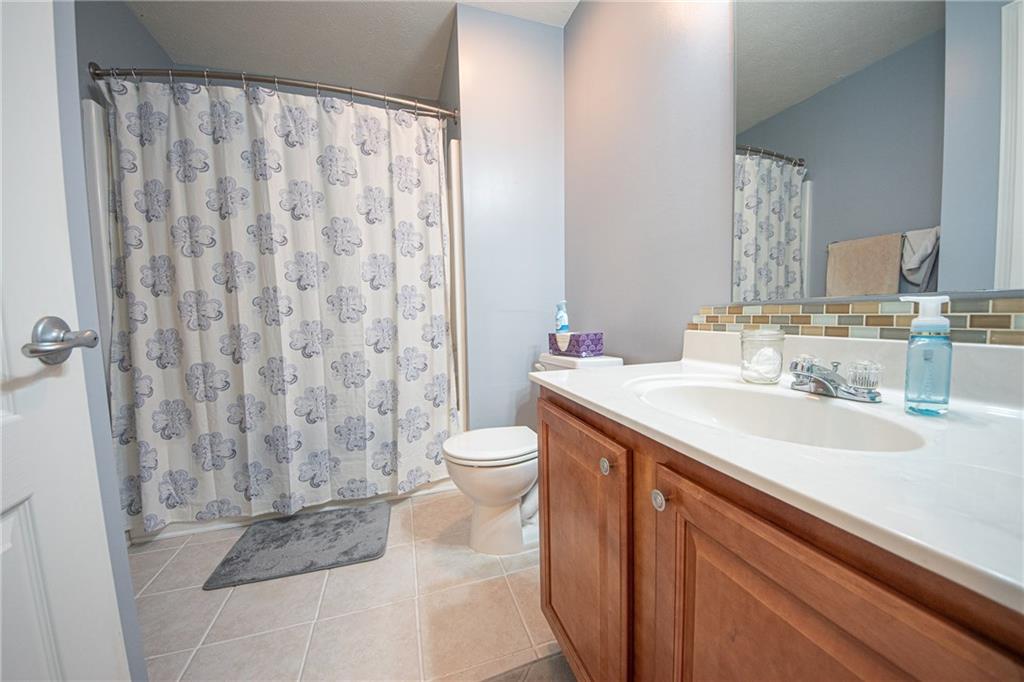6085 Prairie Stream Way Columbus, IN 47203 - Photo 27 of 41 Gallery Image 27