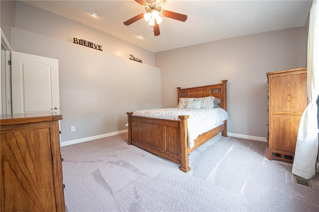 6085 Prairie Stream Way Columbus, IN 47203 - Photo 28 of 41 Gallery Image 28