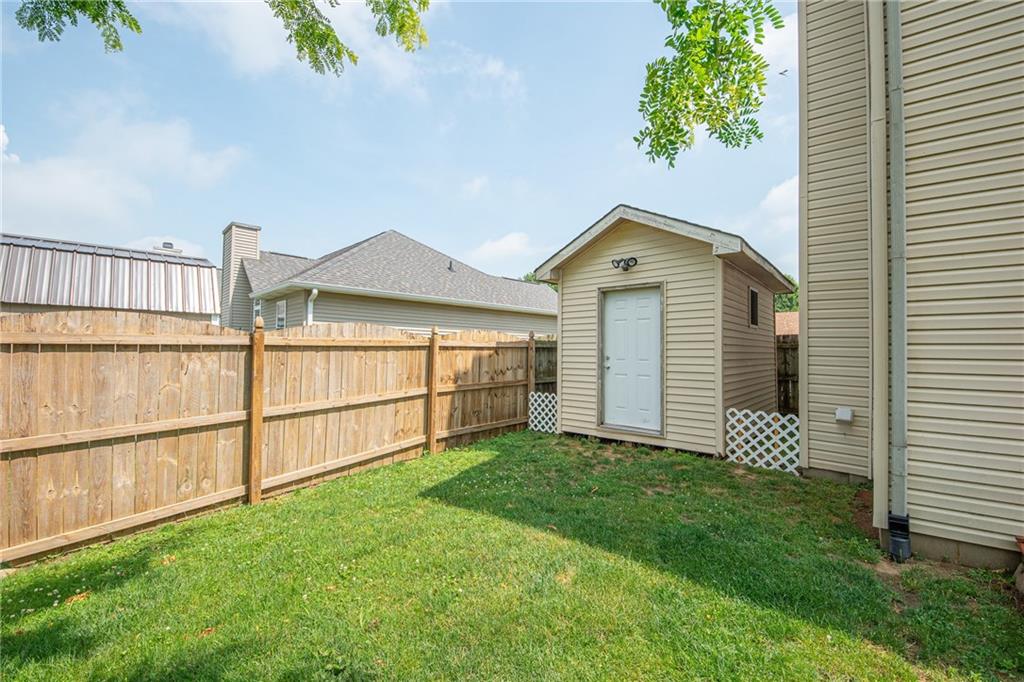 6085 Prairie Stream Way Columbus, IN 47203 - Photo 40 of 41 Gallery Image 40